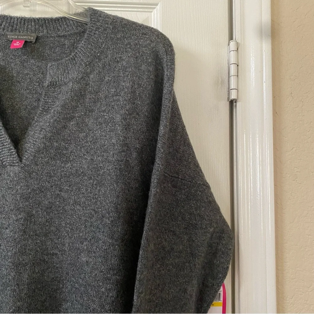 Vince Camuto Heather Gray V-Neck Long Sleeve Women's Size Medium Sweater NWT! - Picture 4 of 16